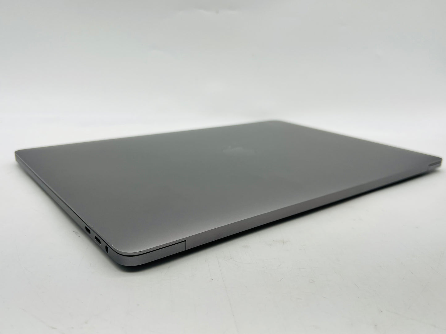 Apple 2019 MacBook Pro 15" TB 2.6GHz i7 16GB RAM 256GB SSD RP555X 4GB - Very good