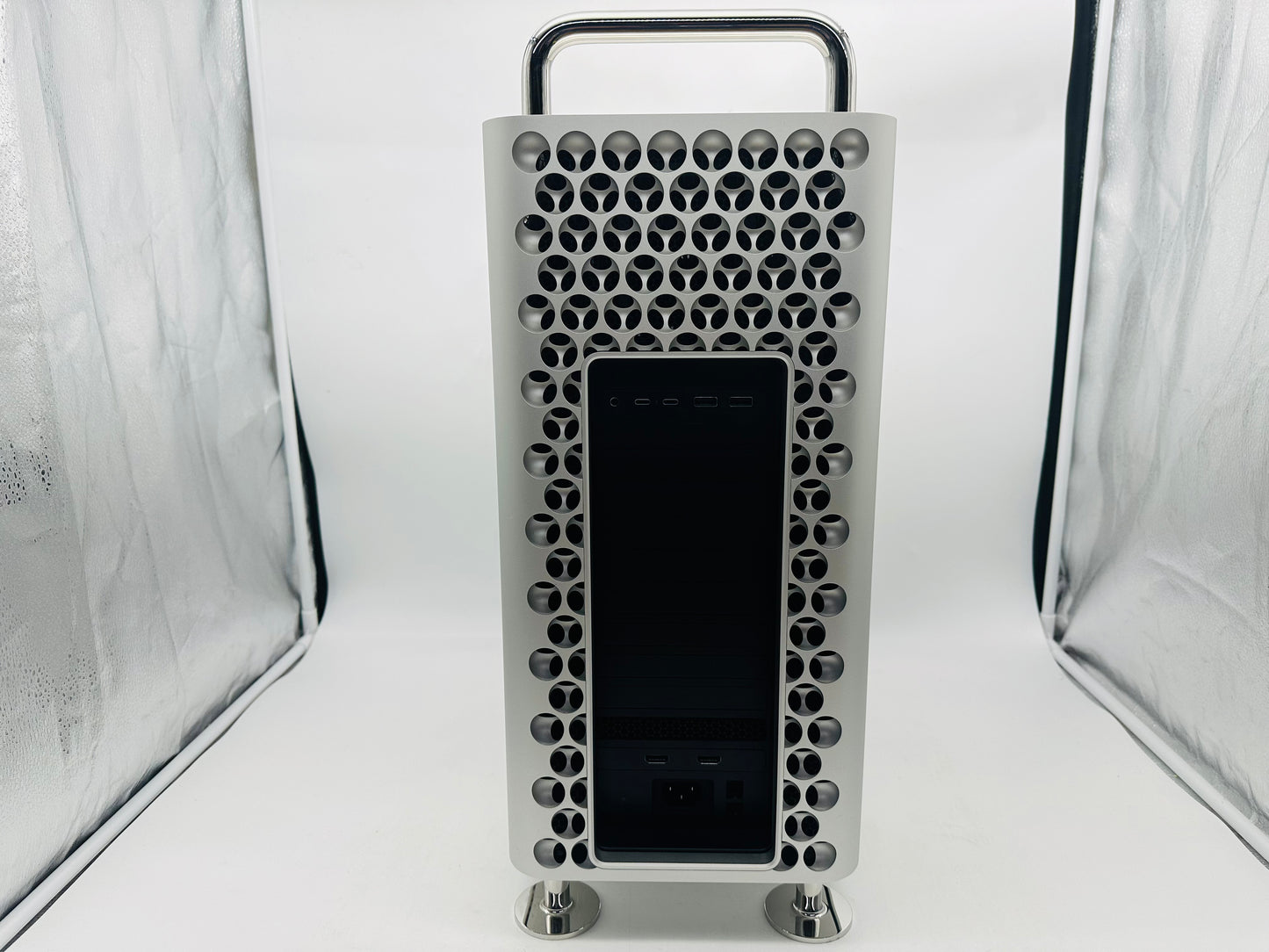 Apple 2019 Mac Pro 3.5GHz 8-Core Xeon W 32GB RAM 1TB SSD RP580X 8GB - Very Good