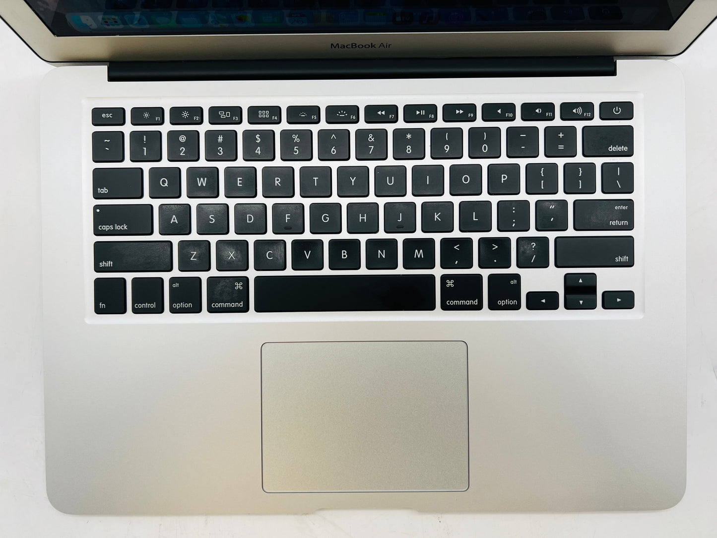 Apple 2015 MacBook Air Retina 1.6GHz i5 8GB RAM 256GB SSD IHG6000 - Very good