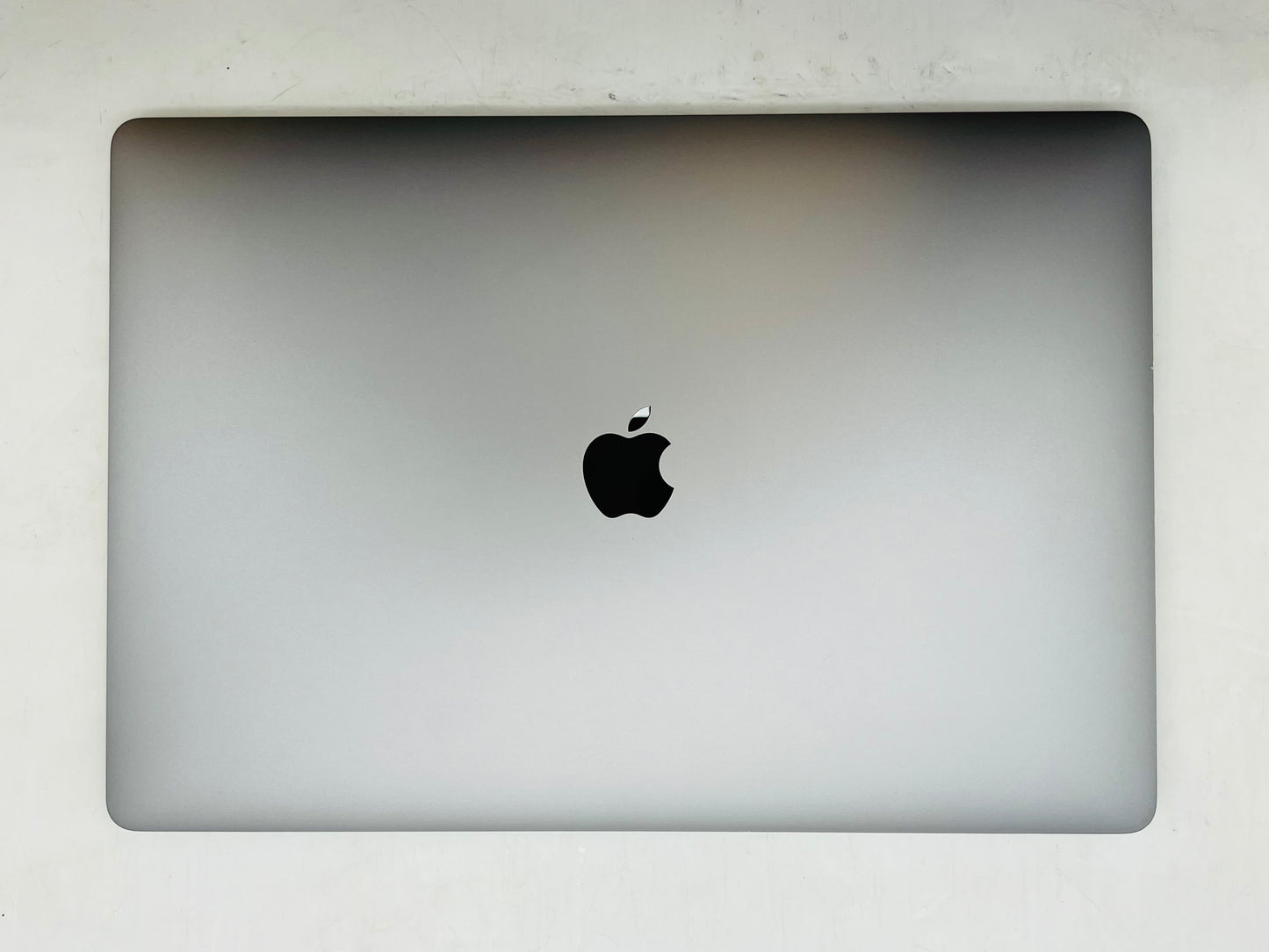 Apple 2019 MacBook Pro 16" 2.4GHz i9 64GB RAM 1TB SSD RP5600M 8GB - Very good