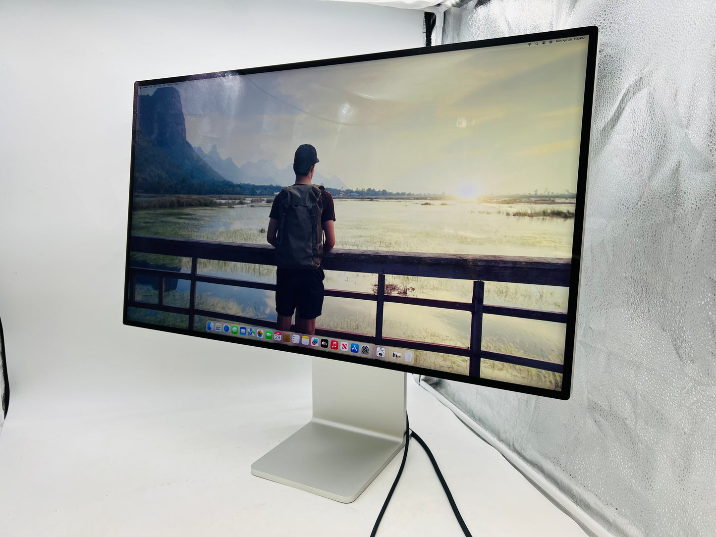 Apple Pro Display XDR 32-inch 6k (6016 x 3384) Nano w/ Pro Stand - Excellent