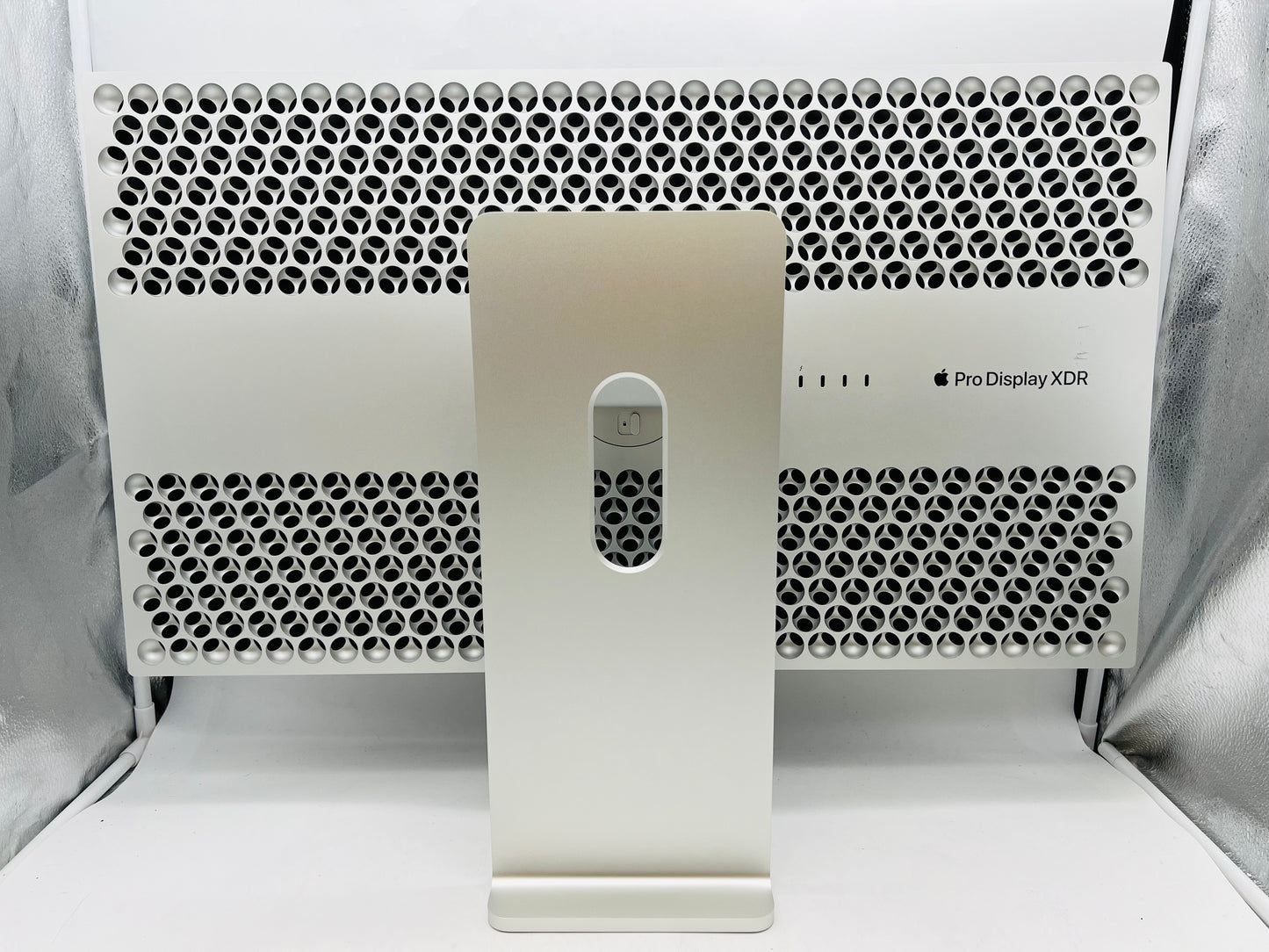 Apple Pro Display XDR 32-inch 6k (6016 x 3384) Nano w/ Pro Stand - Excellent