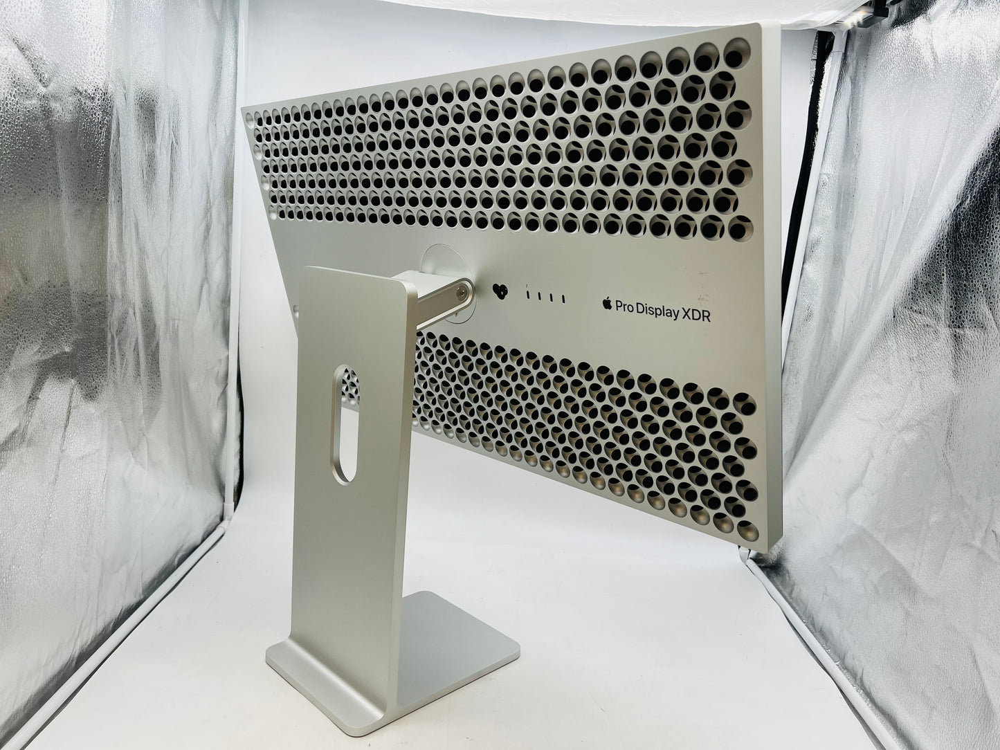 Apple Pro Display XDR 32-inch 6k (6016 x 3384) Nano w/ Pro Stand - Excellent