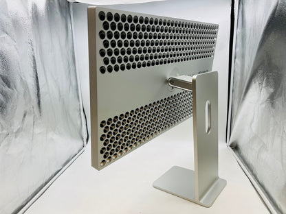 Apple Pro Display XDR 32-inch 6k (6016 x 3384) Nano w/ Pro Stand - Excellent