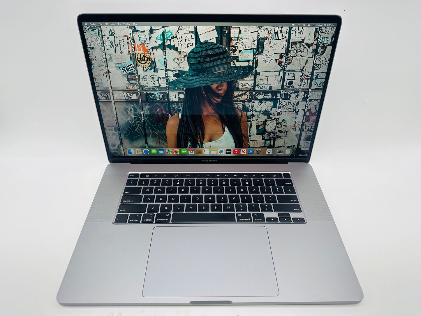 Apple 2019 MacBook Pro 16" 2.3GHz i9 32GB RAM 1TB SSD RP5500M 8GB - Very Good