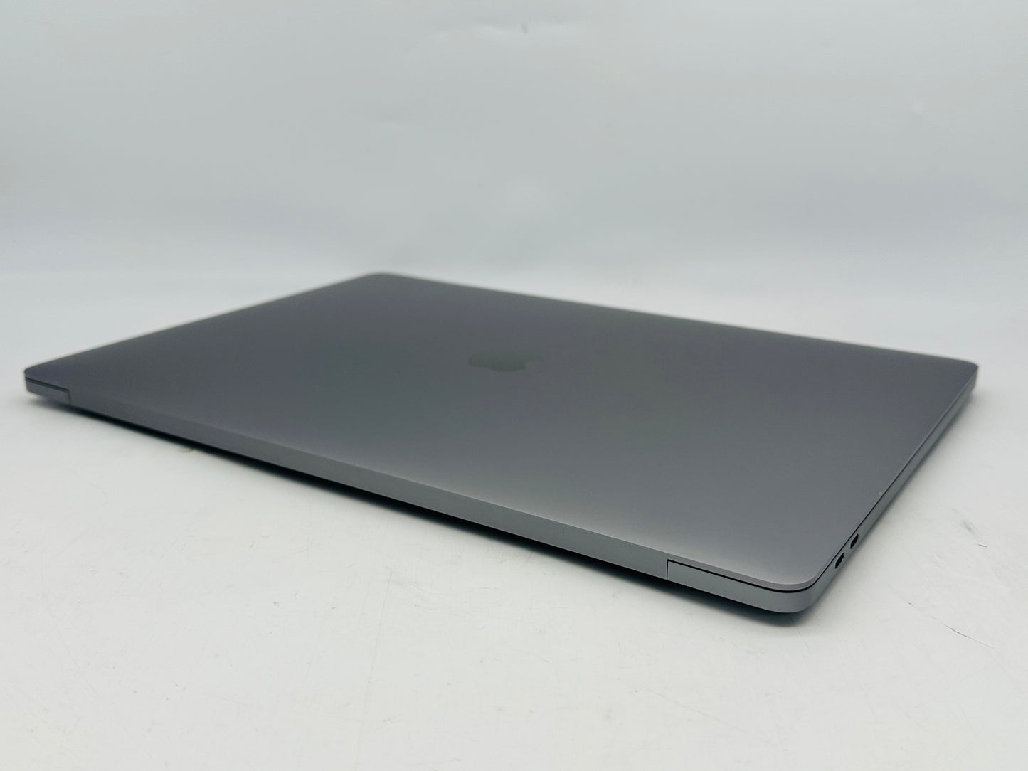 Apple 2019 MacBook Pro 16" 2.3GHz i9 32GB RAM 1TB SSD RP5500M 8GB - Very Good