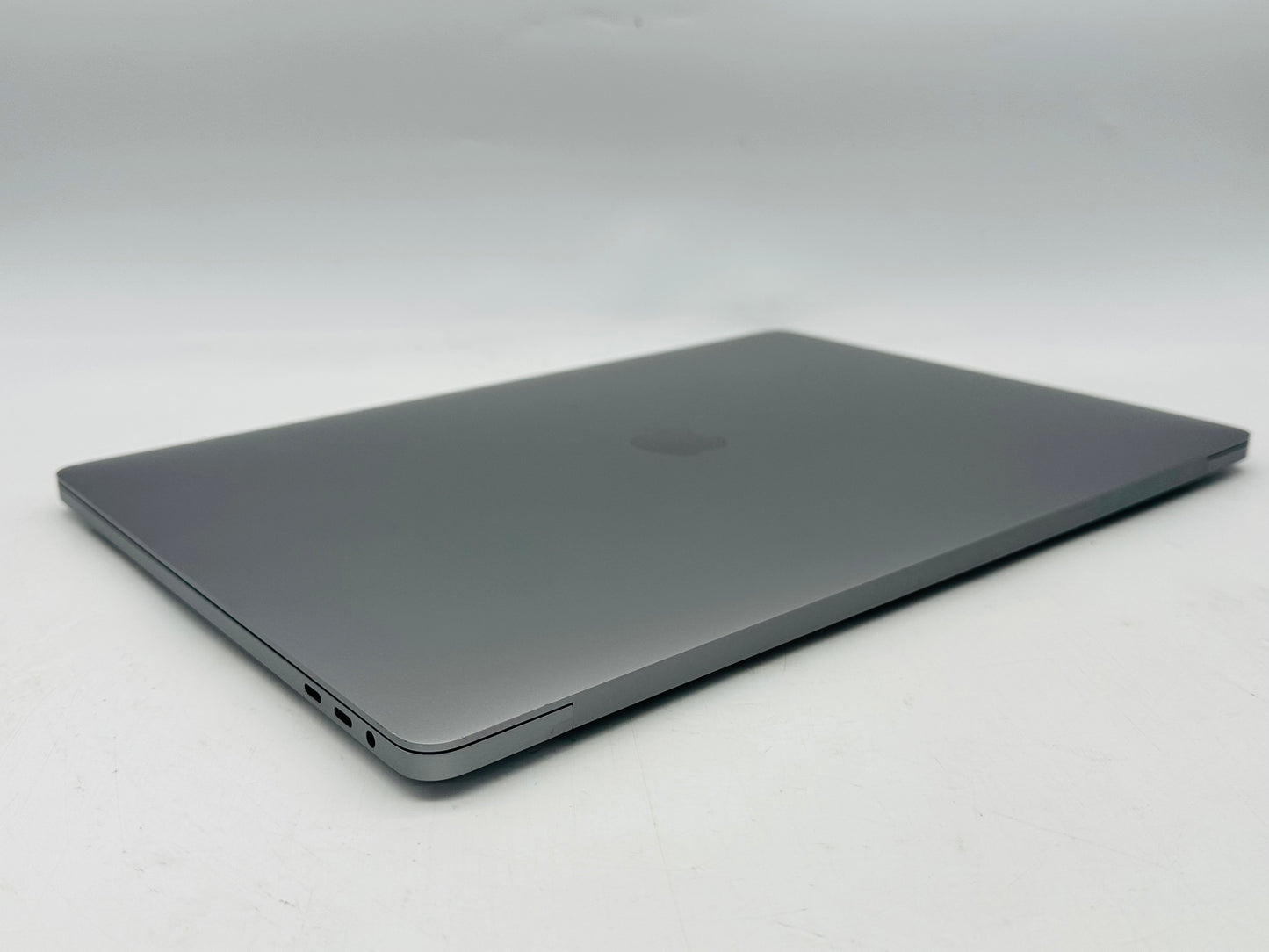 Apple 2019 MacBook Pro 16" 2.3GHz i9 32GB RAM 1TB SSD RP5500M 8GB - Very Good