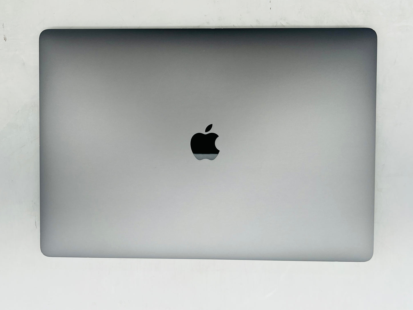 Apple 2019 MacBook Pro 16" 2.4GHz i9 32GB RAM 1TB SSD RP5500M 8GB - Very good