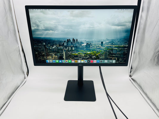 LG 24" IPS UHD 4K UltraFine Monitor with Thunderbolt 3 USB-C macOS Compatible