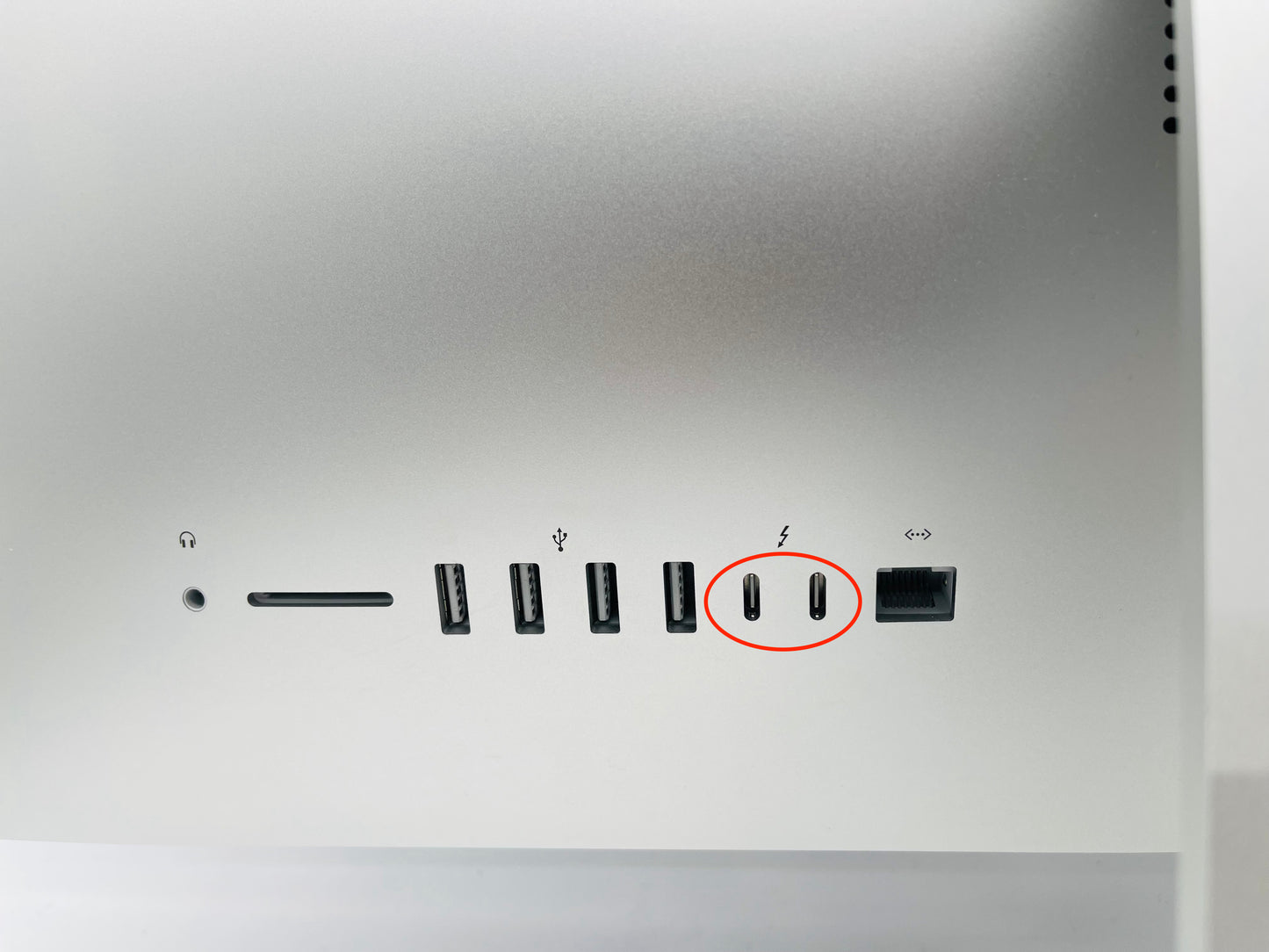 Apple 2019 iMac 21 in 4K 3.2GHz i7 16GB RAM 256GB SSD RP555X 2GB - Very good