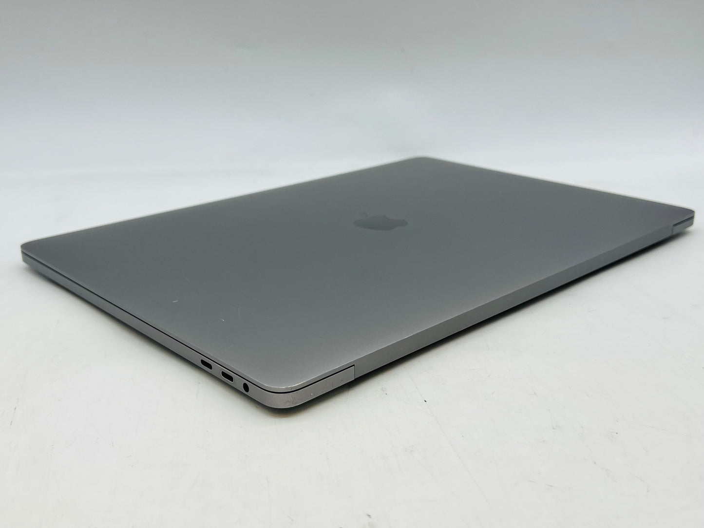 Apple 2019 MacBook Pro 16" 2.6GHz i7 16GB RAM 1TB SSD RP5300M 4GB Very good