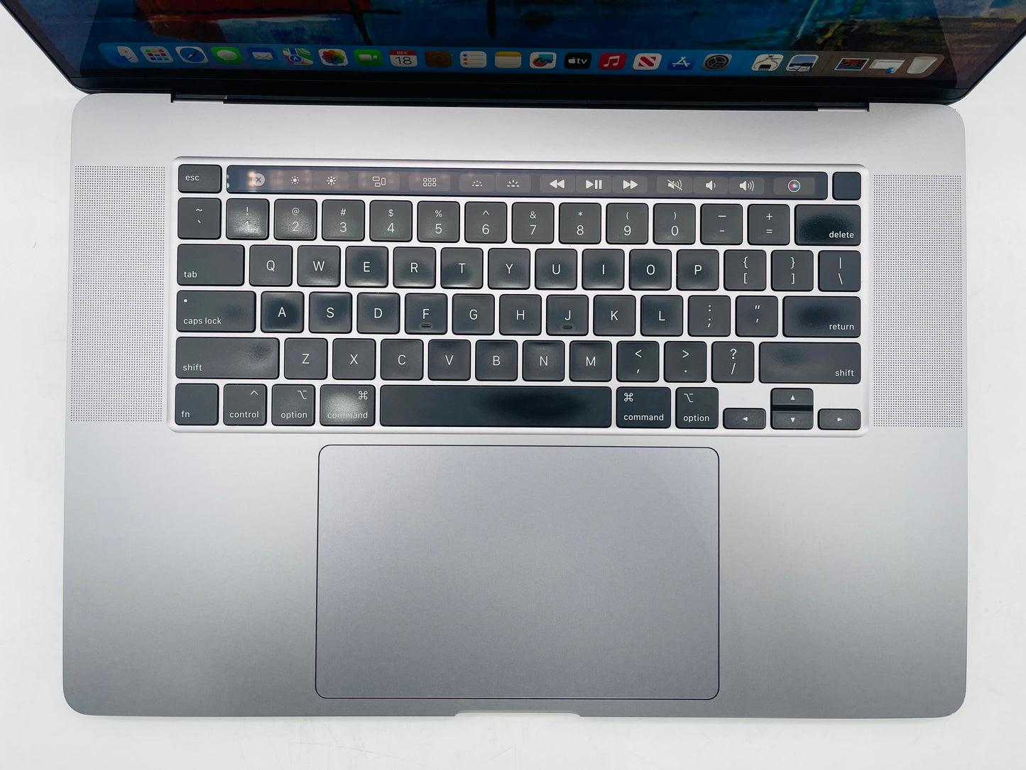 Apple 2019 MacBook Pro 16 in 2.3GHz i9 16GB RAM 1TB SSD RP5500M 4GB - Very Good