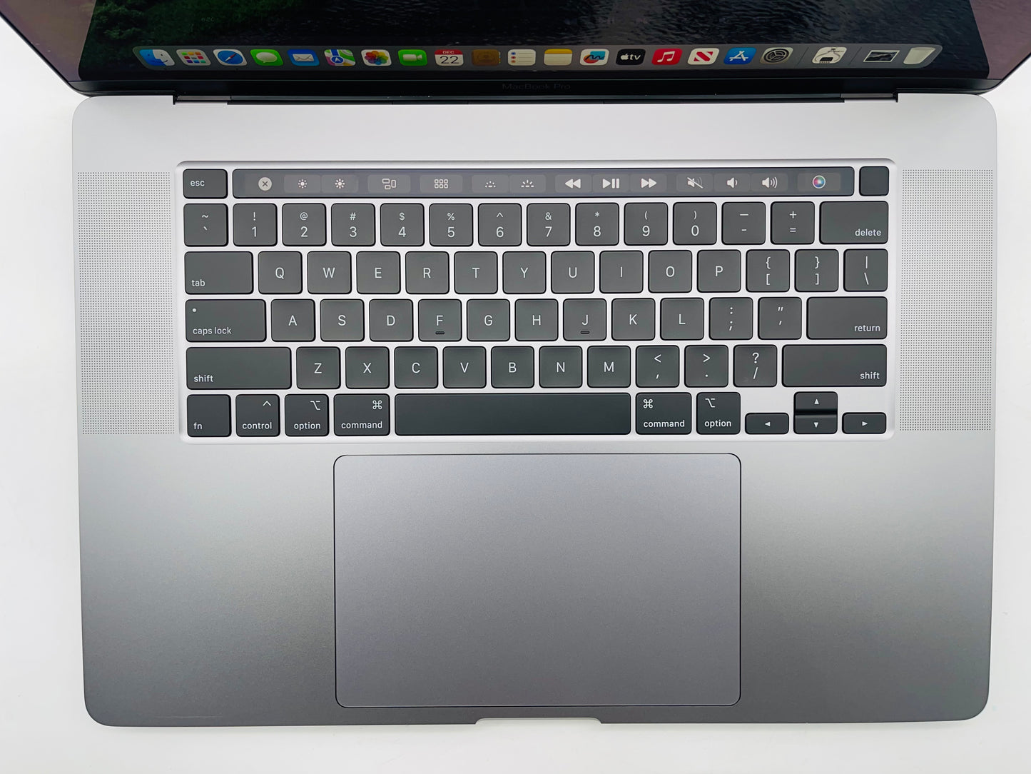 Apple 2019 MacBook Pro 16" 2.6GHz  i7 32GB RAM 2TB SSD RP5500M 4GB - Very Good