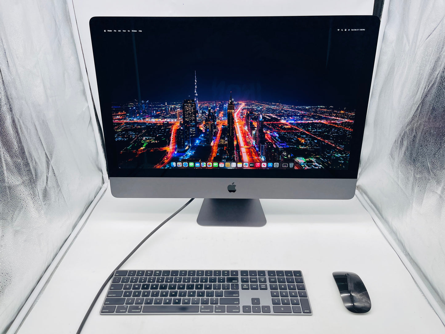 Apple 2017 iMac Pro 2.5GHz 14-Core Xeon 64GB RAM 4TB SSD Vega 56 8GB - Excellent