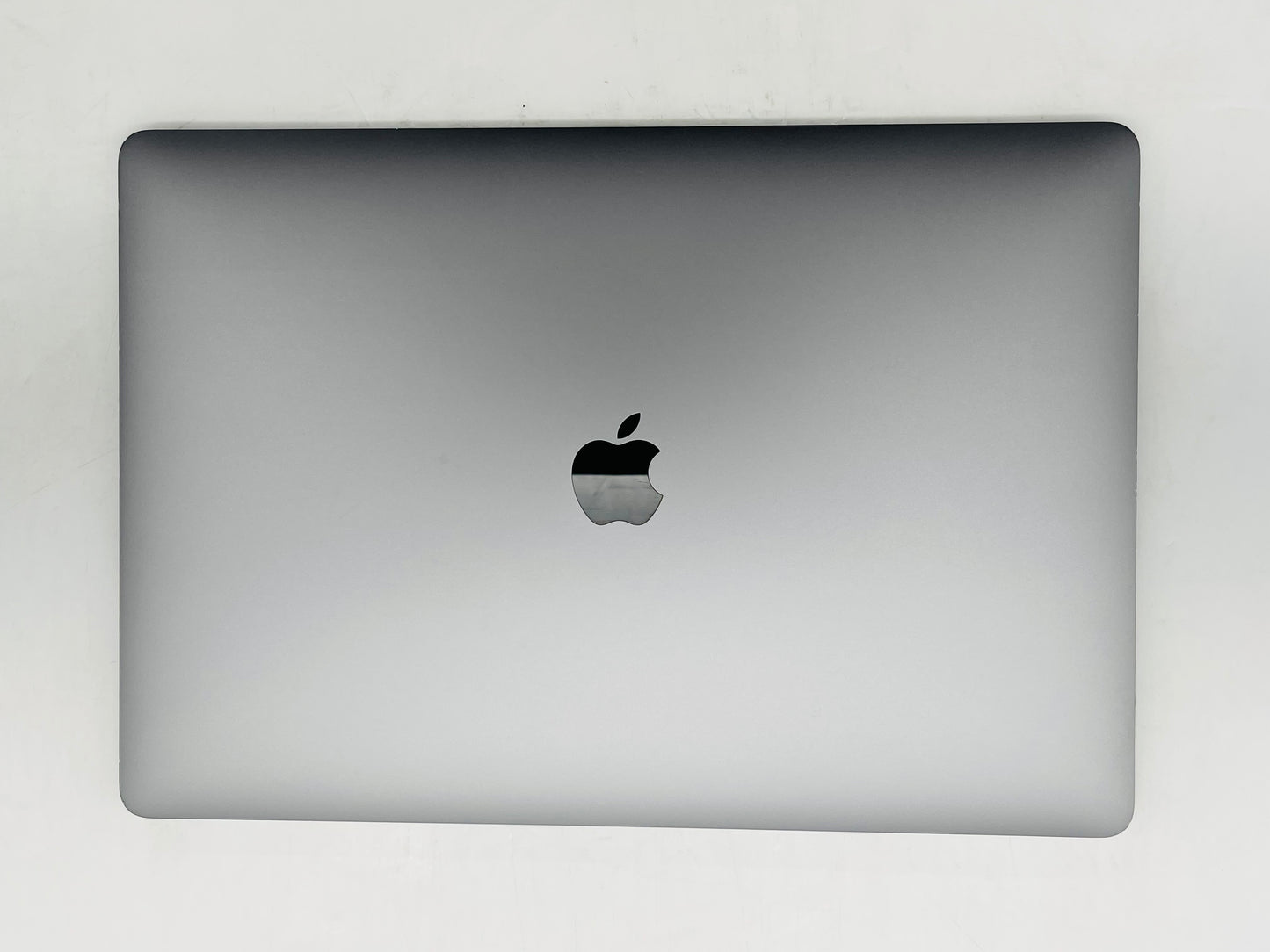 Apple 2019 MacBook Pro 15 in 2.6GHz i7 16GB RAM 256GB SSD RP555X 4GB - Very Good