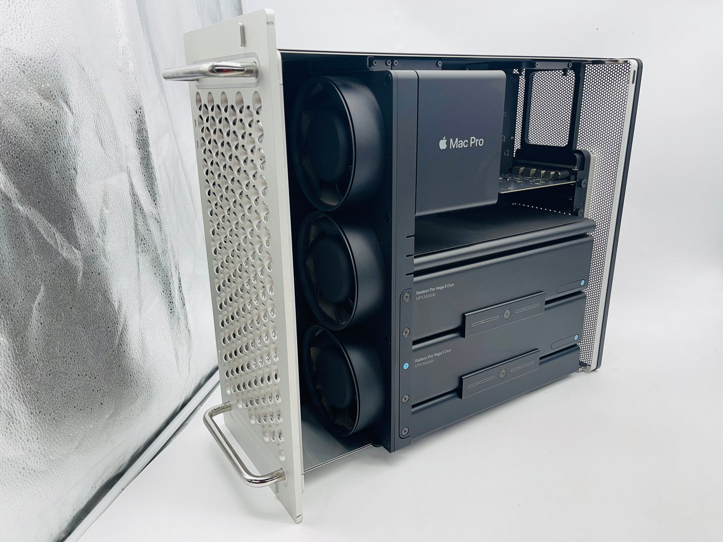 Apple 2019 Mac Pro Rack 2.5GHz 28-Core Xeon 768GB 4TB SSD 2X Vega II Duo 32GB