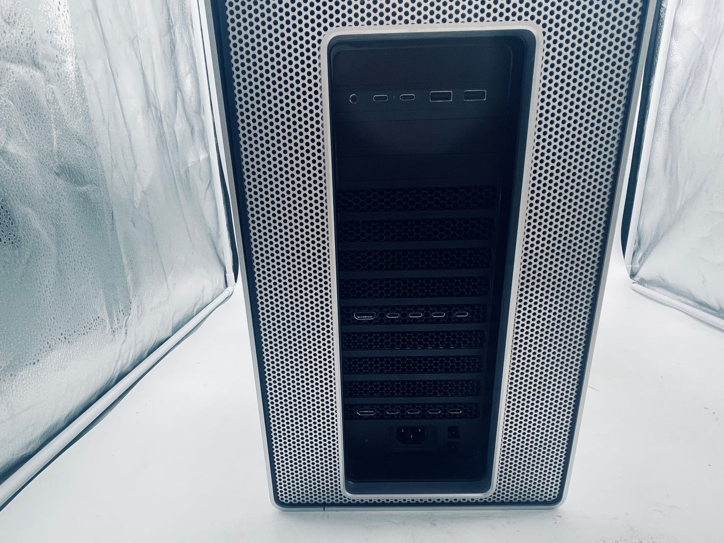 Apple 2019 Mac Pro Rack 2.5GHz 28-Core Xeon 768GB 4TB SSD 2X Vega II Duo 32GB