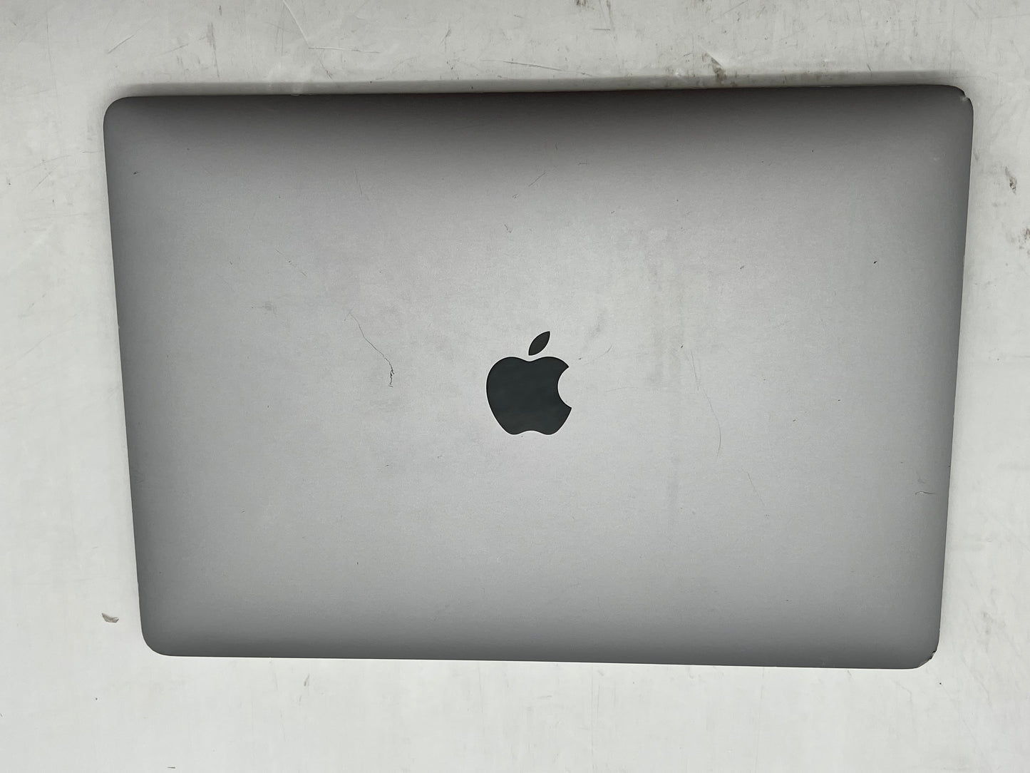 Apple 2019 MacBook Pro 13 in TB 2.4GHz Quad-Core i5 16GB RAM 256GB SSD IIPG655