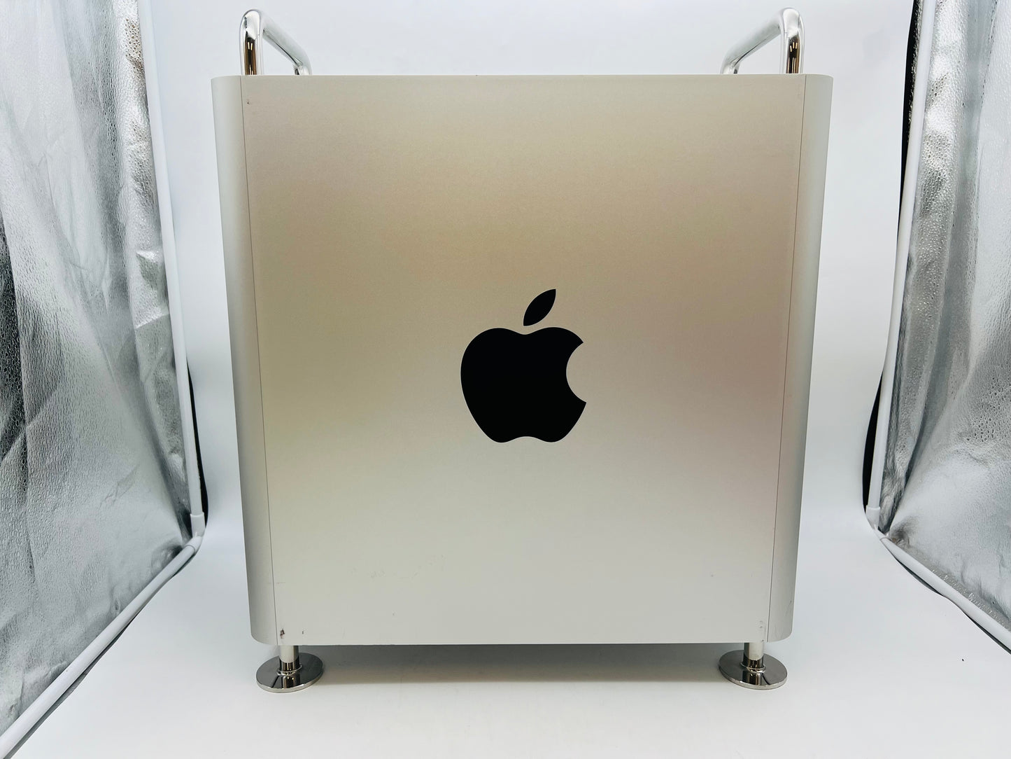 Apple 2019 Mac Pro 3.5GHz 8-Core Xeon 32GB RAM 1TB SSD RP580X 8GB Very good