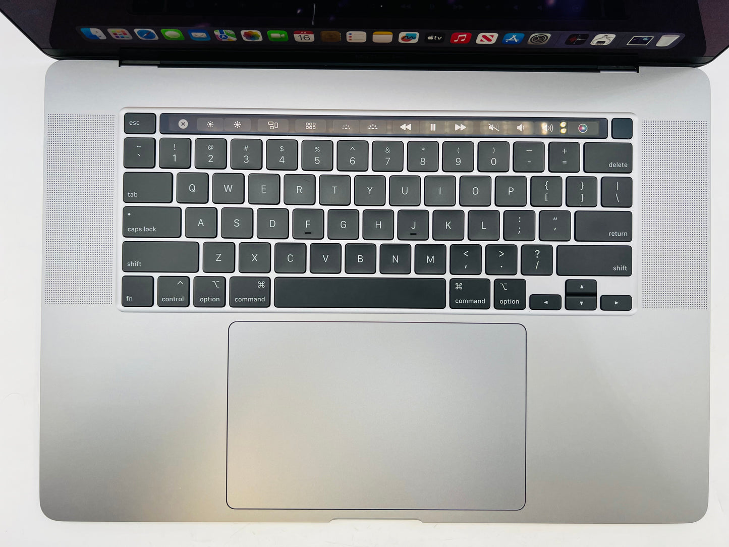 Apple 2019 MacBook Pro 16 in 2.3GHz i9 32GB RAM 1TB SSD RP5500M 8GB - Very Good