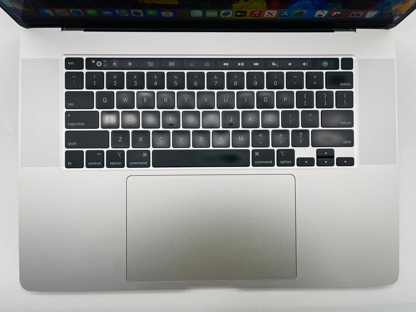 Apple 2019 MacBook Pro 16 in 2.3GHz i9 16GB RAM 1TB SSD RP5500M 4GB - Very Good