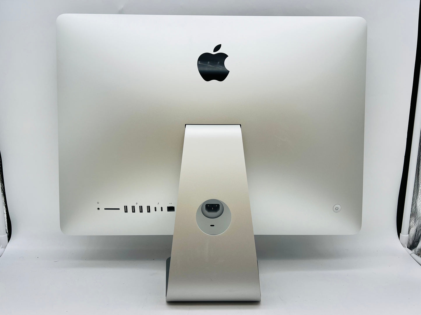 Apple 2017 iMac 21" 2.3GHz i5 8GB RAM 1TB Fusion Drive IIPG640 - Very good