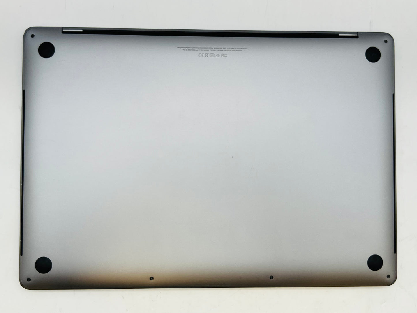 Apple 2018 MacBook Pro 15" TB 2.9GHz i9 32GB RAM 512GB RP560X 4GB - Very good