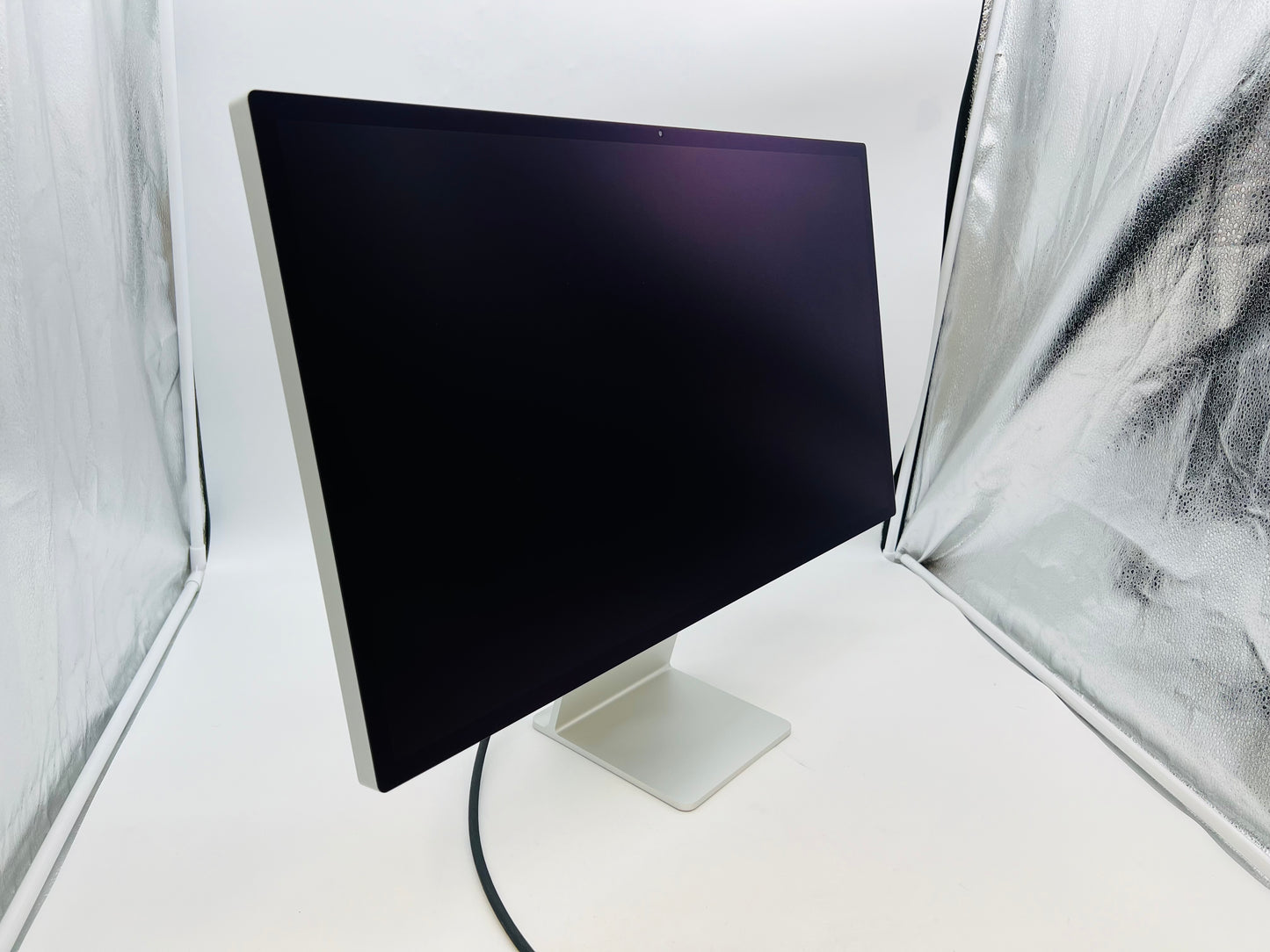 Apple 2022 Studio Display 27" with Nano-texture glass (Tilt-Adjustable Stand)