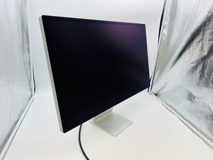 Apple 2022 Studio Display 27" with Nano-texture glass (Tilt-Adjustable Stand)