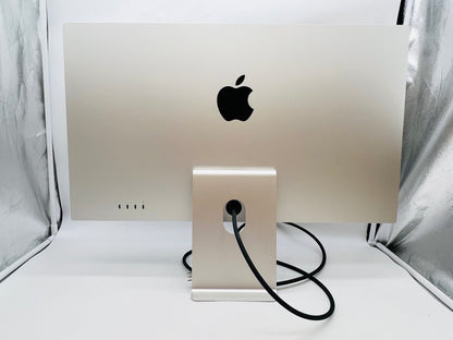 Apple 2022 Studio Display 27" with Nano-texture glass (Tilt-Adjustable Stand)