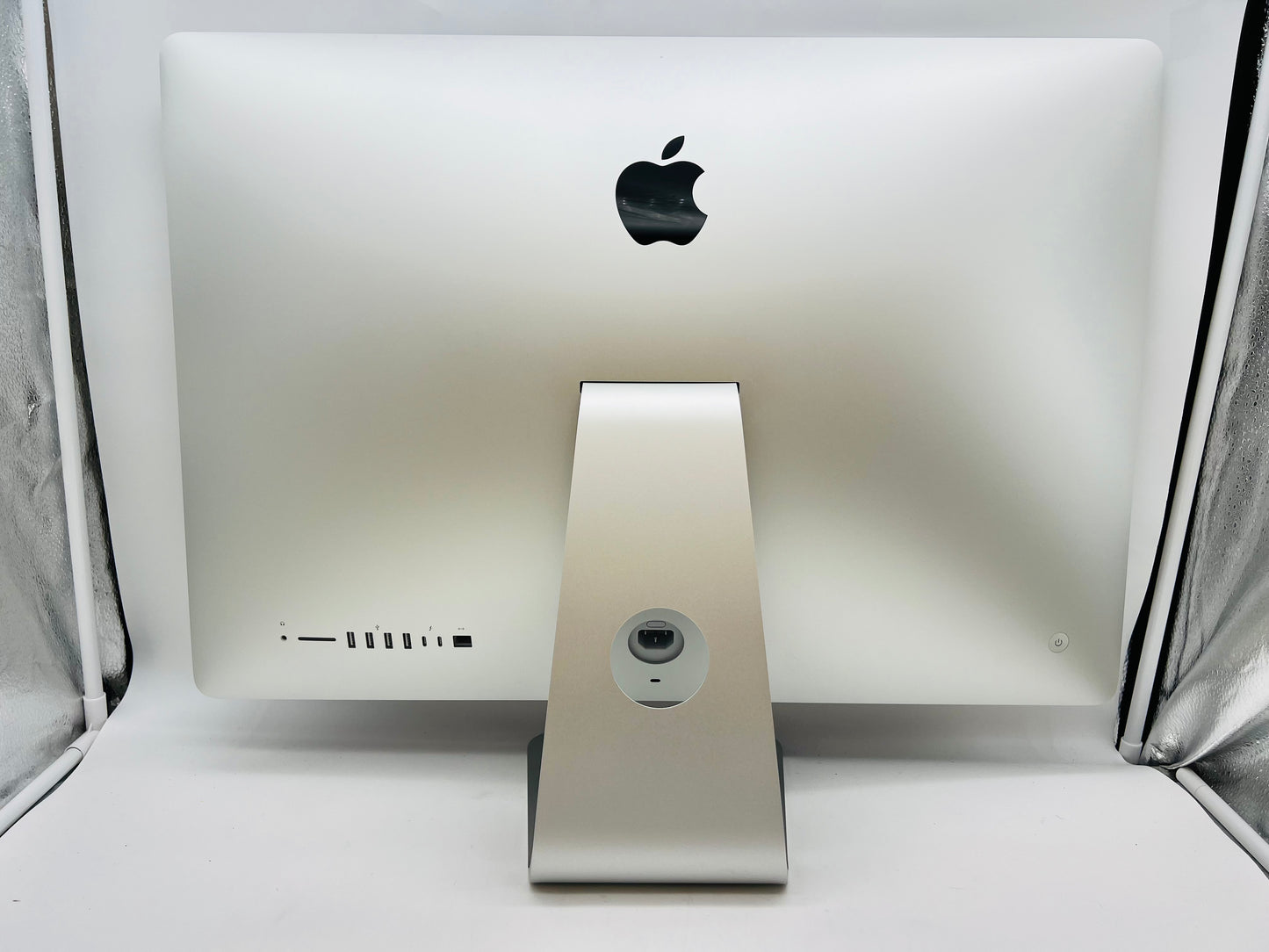 Apple 2020 iMac 27" 3.6GHz 10-Core i9 32GB RAM 1TB SSD RP5500XT 8GB - Very Good