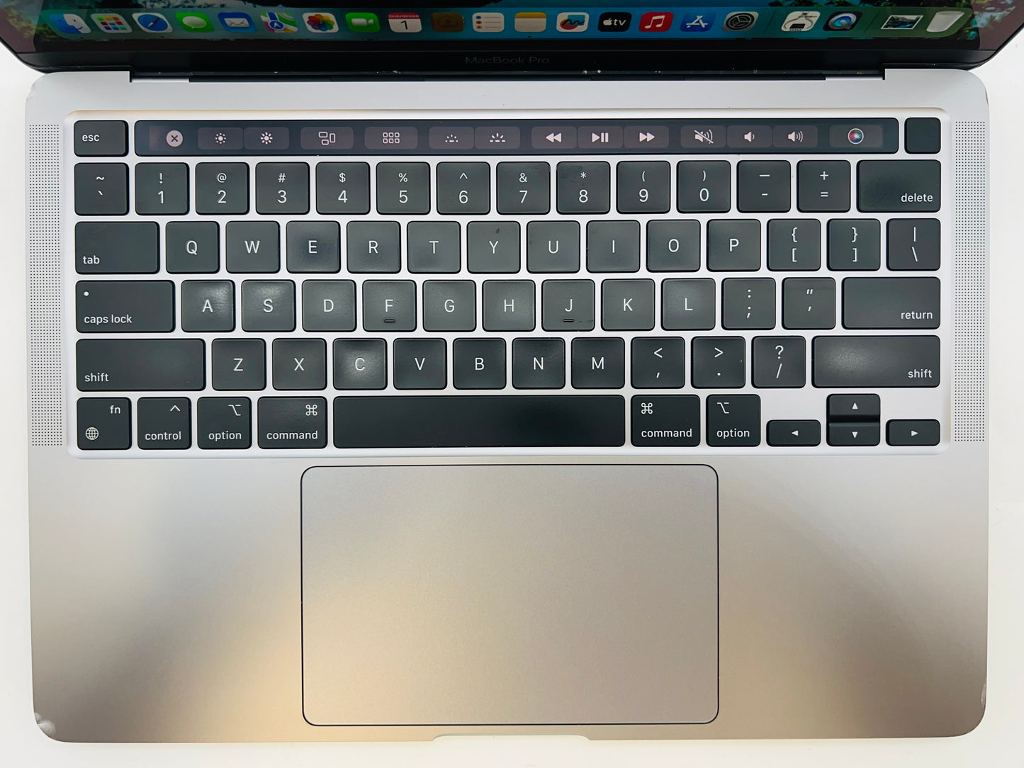 Apple 2020 MacBook pro 13" M1 (8-Core GPU) 8GB RAM 256GB SSD - Good