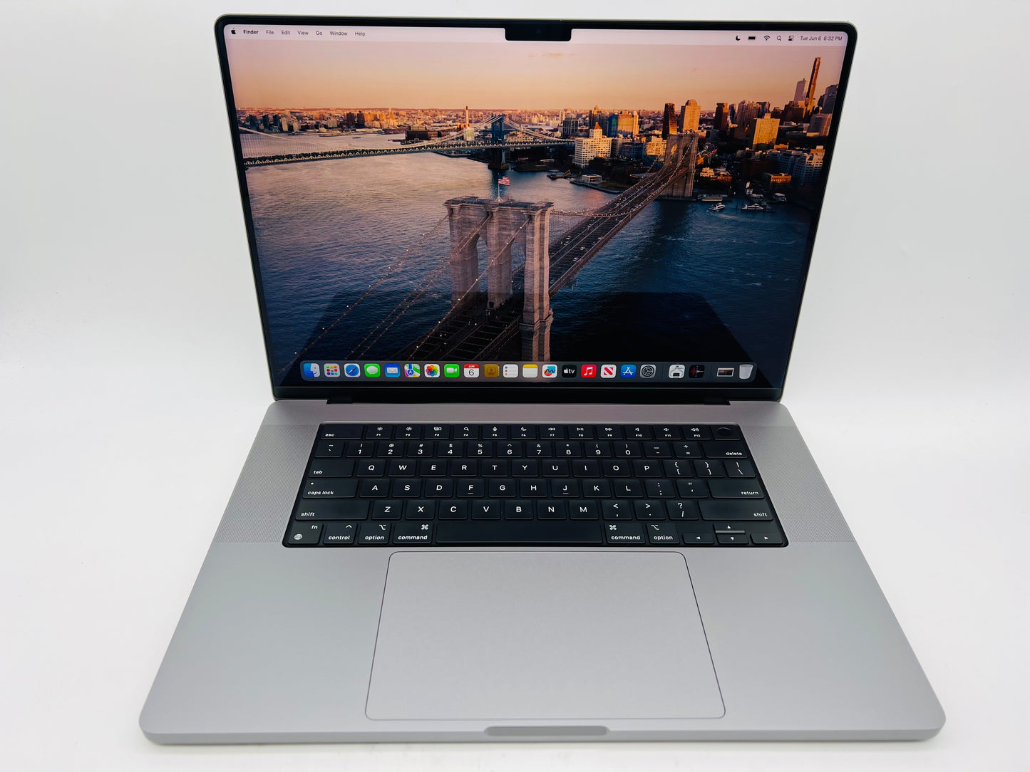 Apple 2021 MacBook Pro 16 in M1 Pro (16-Core GPU) 16GB RAM 2TB SSD - Very Good