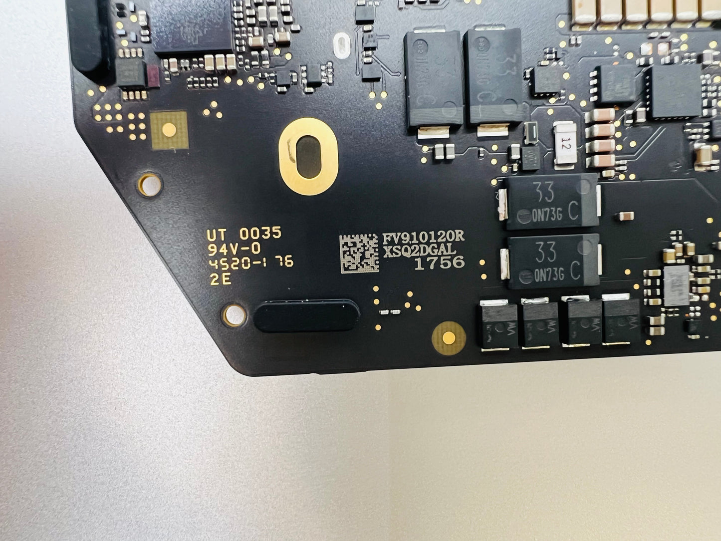 A2337 Apple 2020 MacBook Air M1 "Logic Board" 8GB RAM 256GB SSD + Touch ID