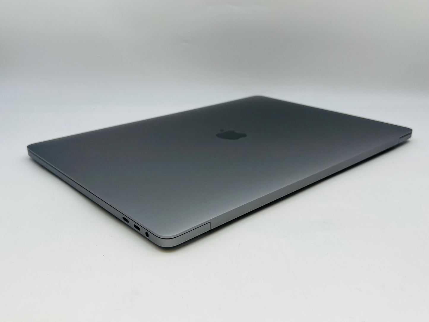 Apple 2019 MacBook Pro 16" 2.4GHz i9 32GB RAM 1TB SSD RP5500M 4GB - Good