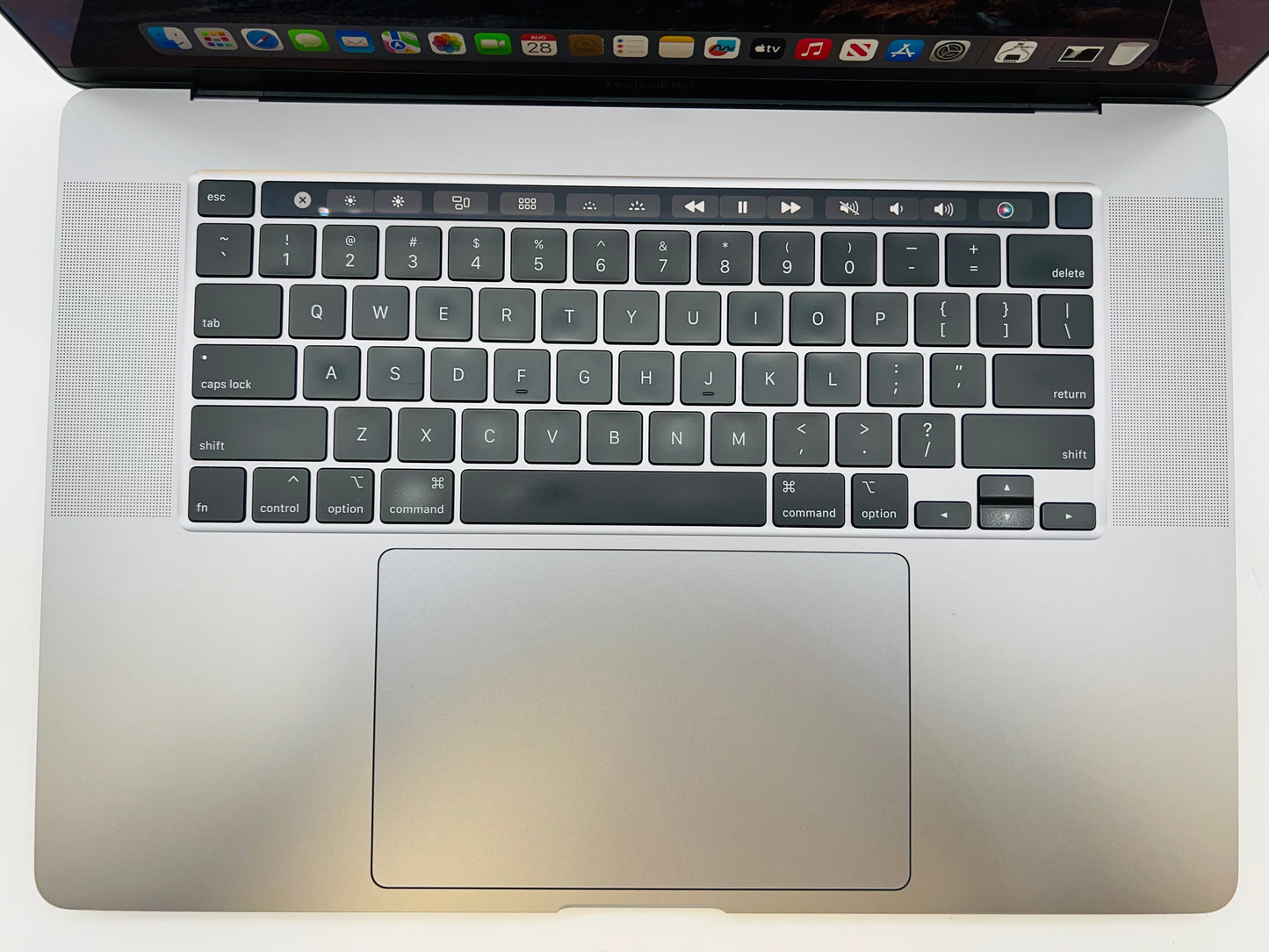 Apple 2019 MacBook Pro 16" 2.4GHz i9 32GB RAM 2TB SSD RP5500M 8GB - Very good