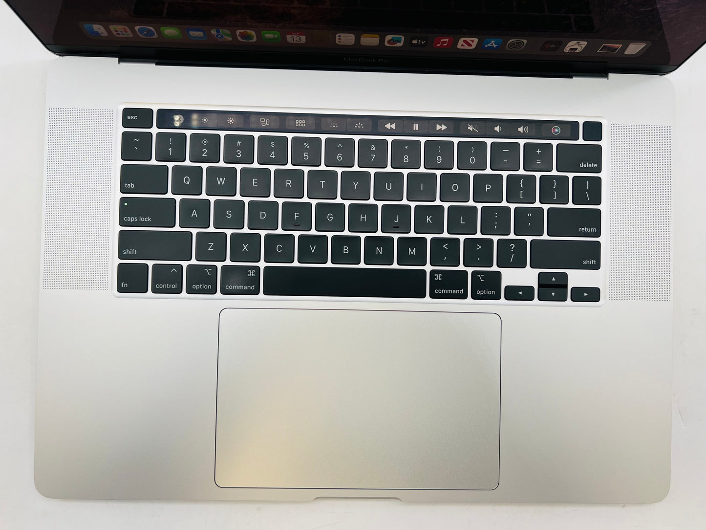 Apple 2019 MacBook Pro 16 in 2.3GHz i9 16GB RAM 1TB SSD RP5500M 4GB - Very Good