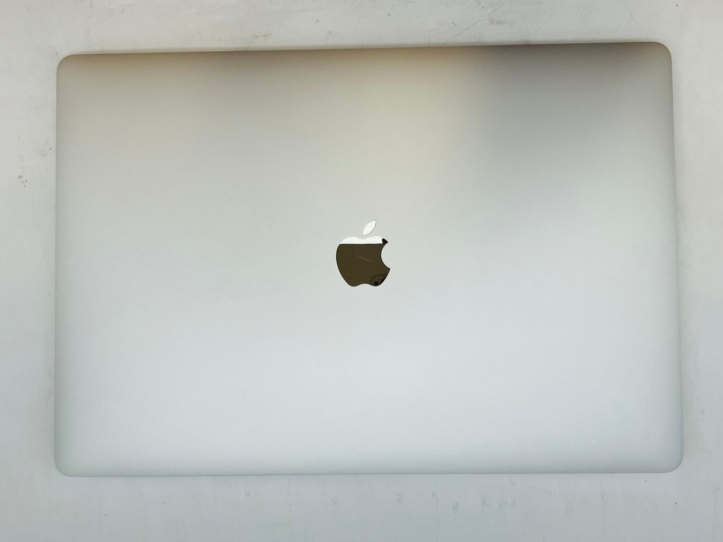 Apple 2019 MacBook Pro 16 in 2.3GHz i9 16GB RAM 1TB SSD RP5500M 4GB - Very Good