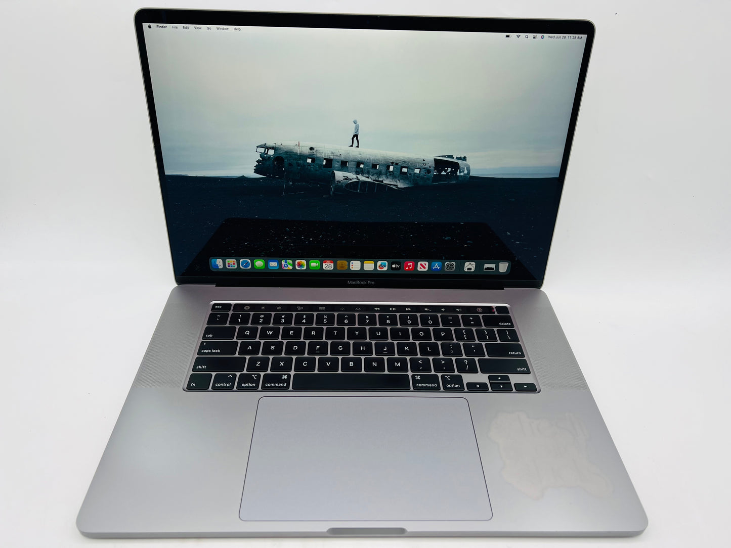 Apple 2019 MacBook Pro 16 in 2.4GHz i9 32GB RAM 1TB RP5500M 8GB AC+ - Very Good