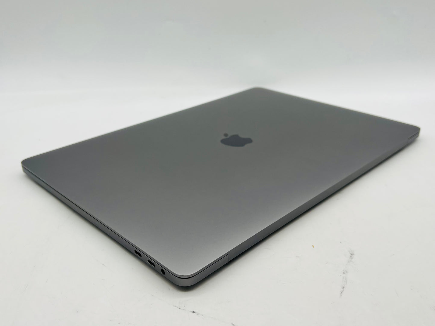 Apple 2019 MacBook Pro 16 in 2.4GHz i9 32GB RAM 1TB RP5500M 8GB AC+ - Very Good