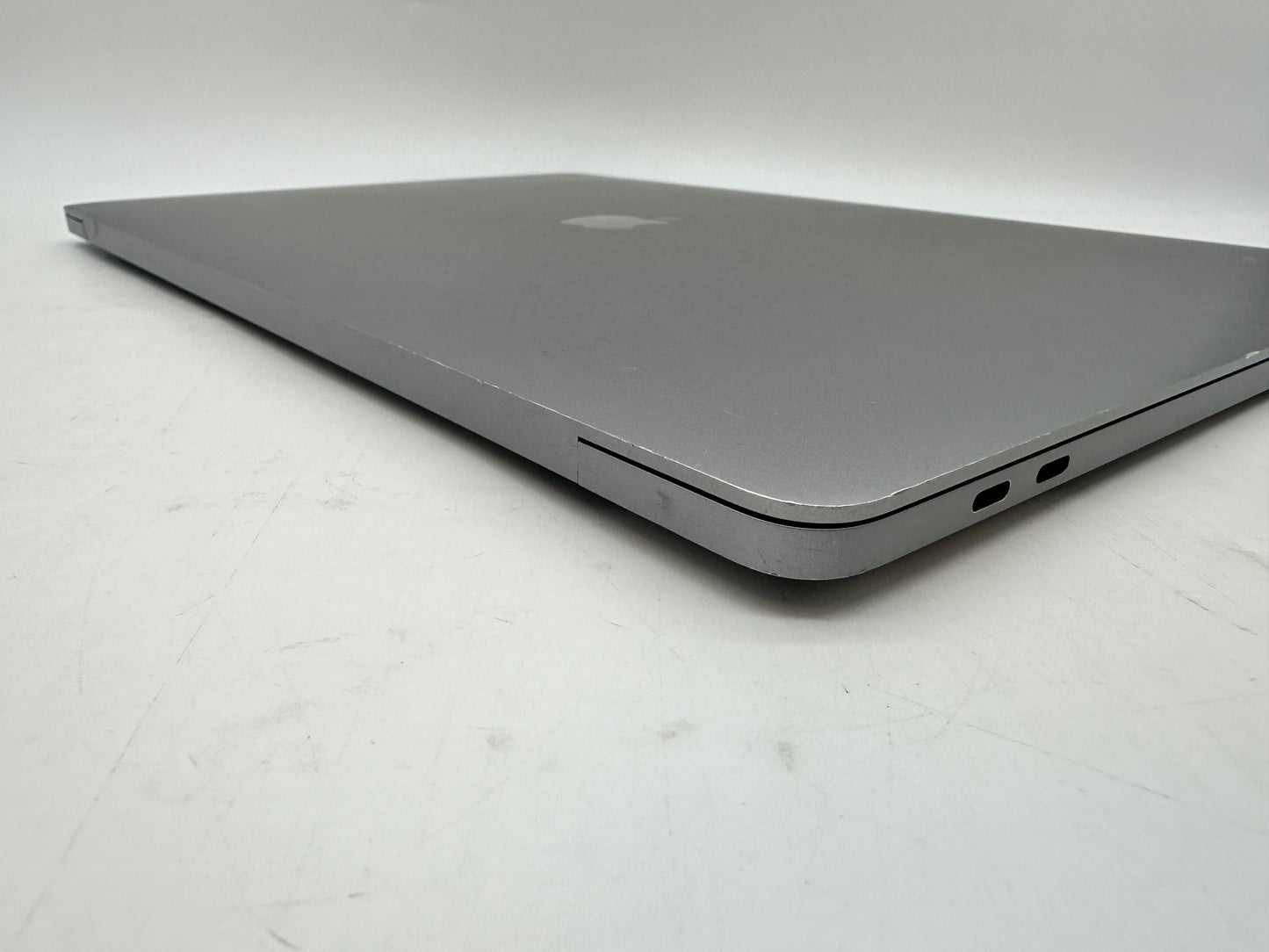 Apple 2019 MacBook Pro 16 in 2.3GHz i9 32GB RAM 1TB SSD RP5500M 4GB - Good