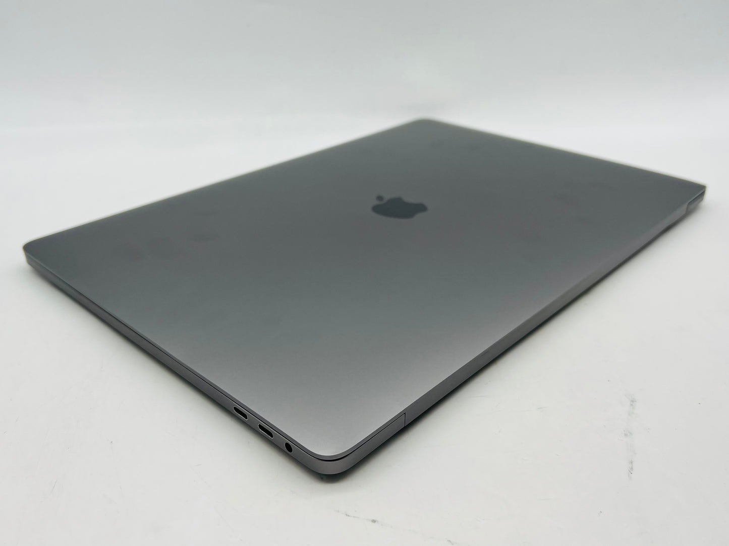 Apple 2019 MacBook Pro 16 in 2.4GHz i9 64GB RAM 4TB SSD RP5500M 8GB - Very Good