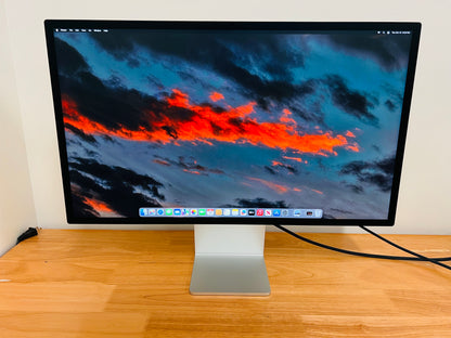 Apple 2022 Studio Display 27" Nano-texture glass (Tilt-Adjustable Stand) AC+