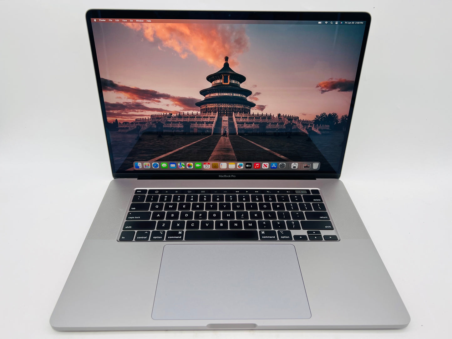 Apple 2019 MacBook Pro 16 in 2.4GHz i9 64GB RAM 2TB SSD RP5500M 8GB - Very Good