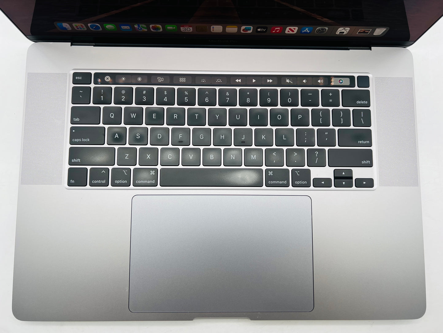 Apple 2019 MacBook Pro 16 in 2.4GHz i9 64GB RAM 2TB SSD RP5500M 8GB - Very Good