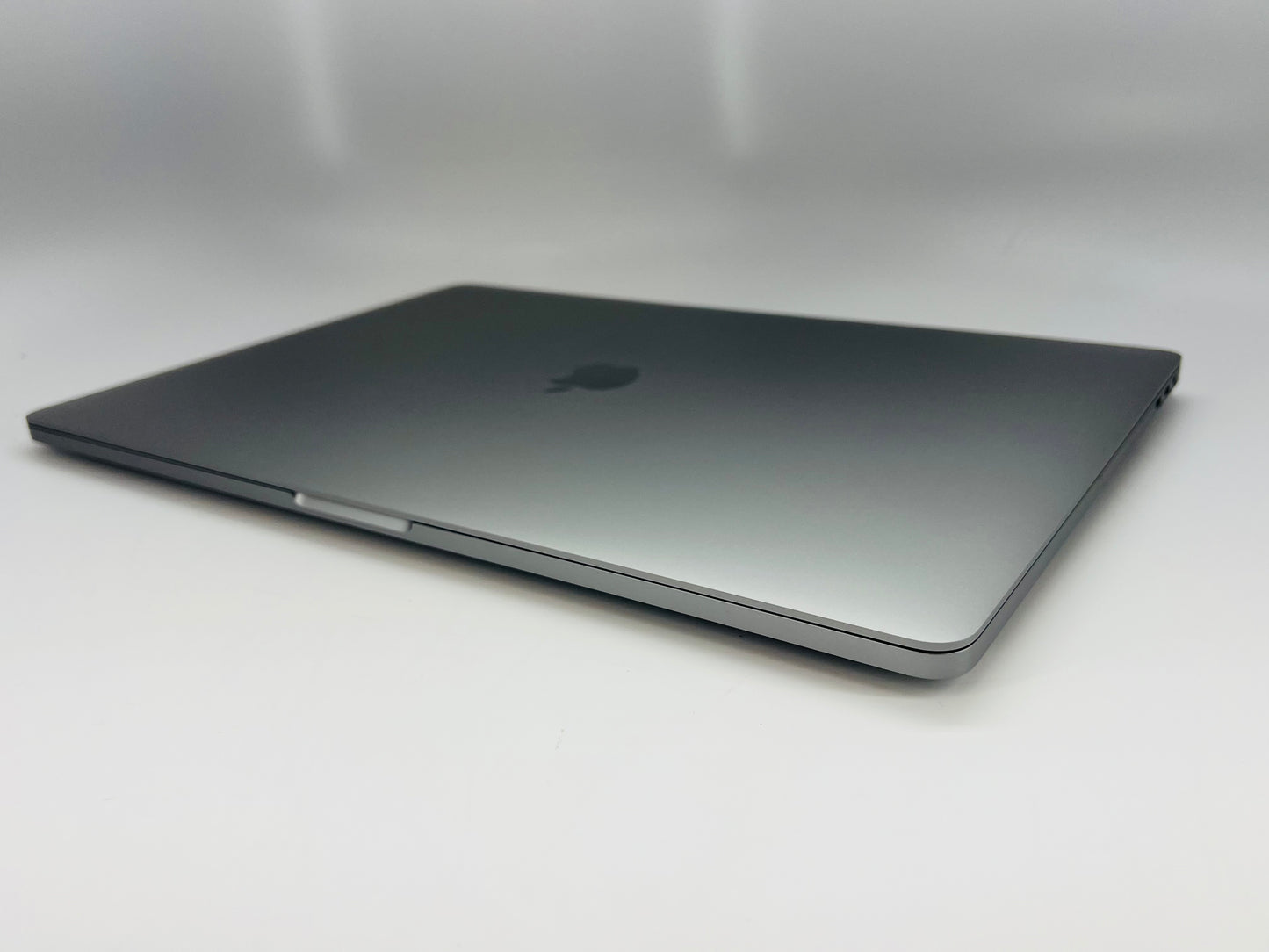 Apple 2019 MacBook Pro 16" 2.4GHz i9 32GB RAM 2TB SSD RP5500M 8GB - Excellent