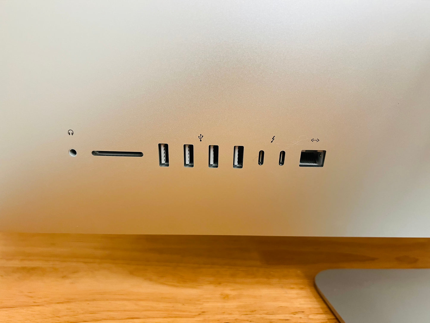 Apple 2017 iMac 27" 5k Retina 4.2GHz i7 40GB RAM 1TB SSD RP580 8GB - Very good