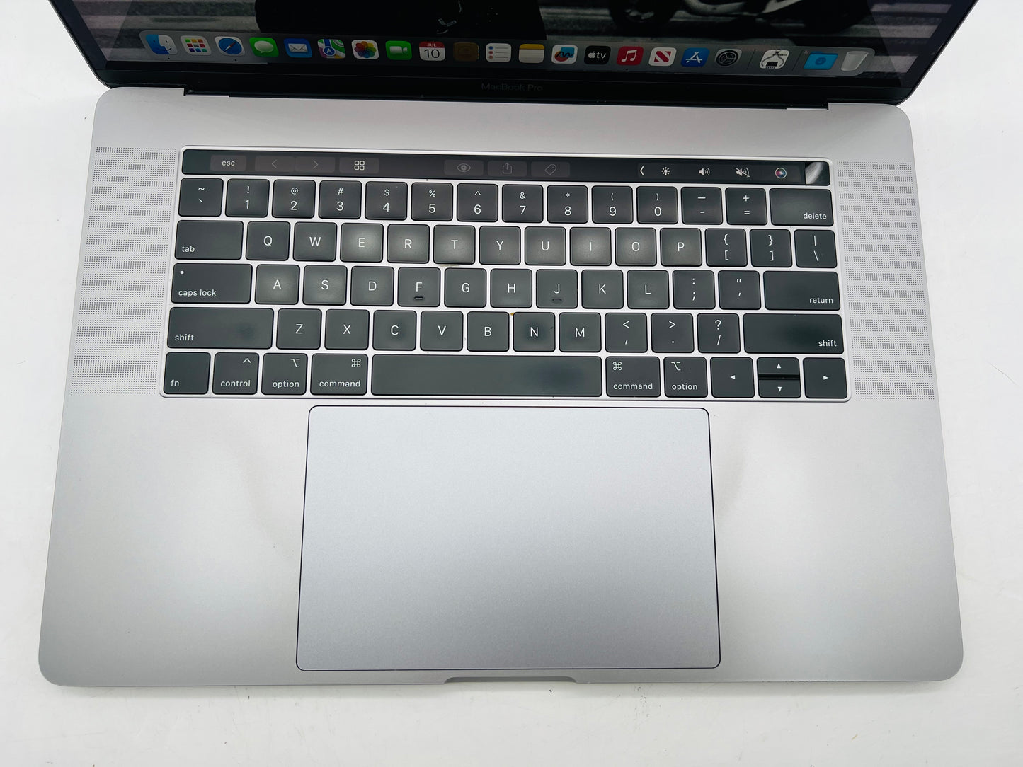 Apple 2019 Macbook Pro 15in 2.3GHz i9 32GB RAM 512GB SSD RP560X - Very Good