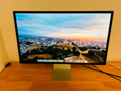 Apple 2022 Studio Display 27" with Standard glass (Tilt-Adjustable Stand) AC+