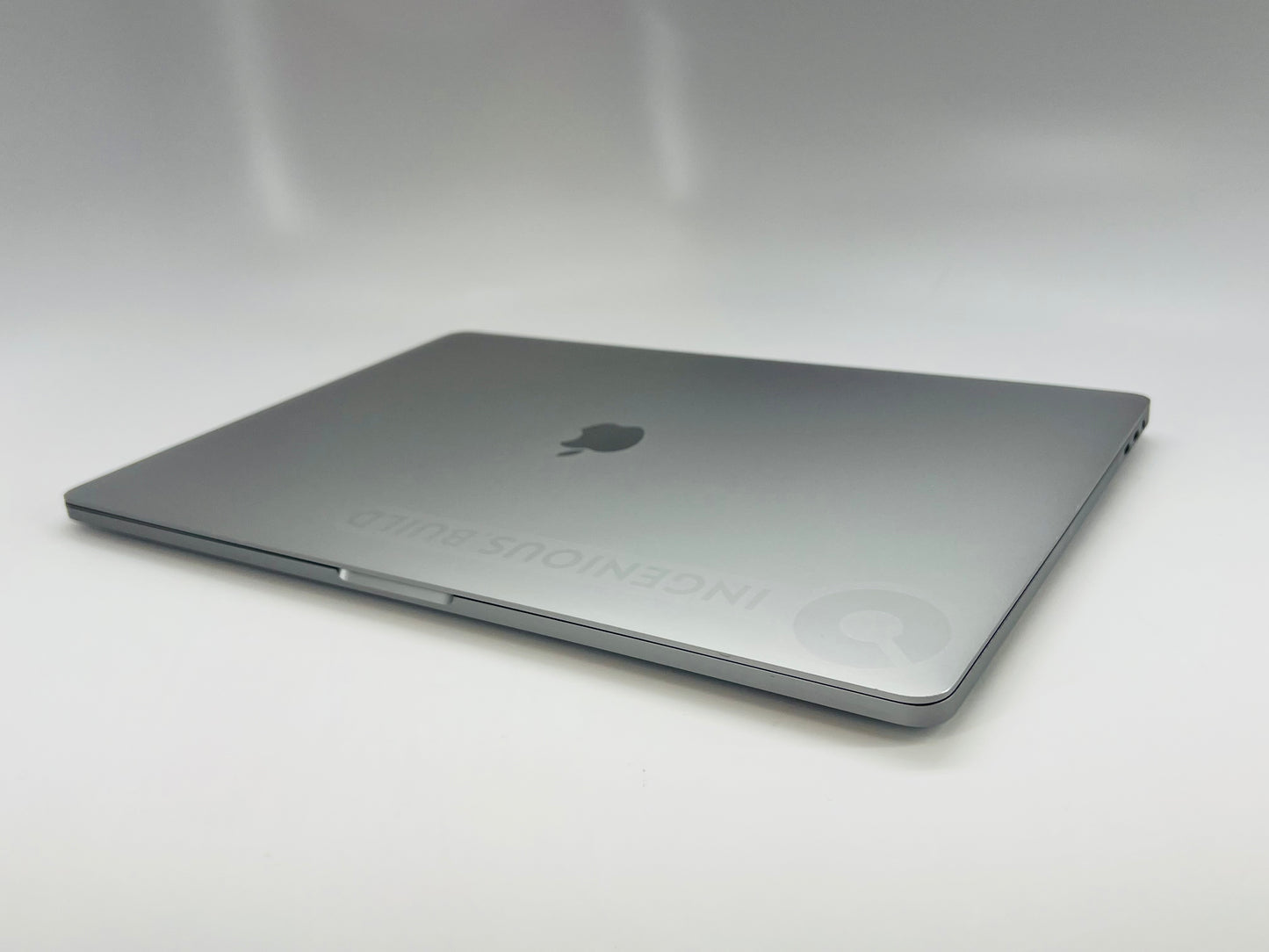 Apple 2019 MacBook Pro 16 in 2.3GHz i9 32GB RAM 1TB SSD RP5500M 8GB - Very Good